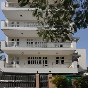 Hotel Mehra Residency At The Airport New Delhi